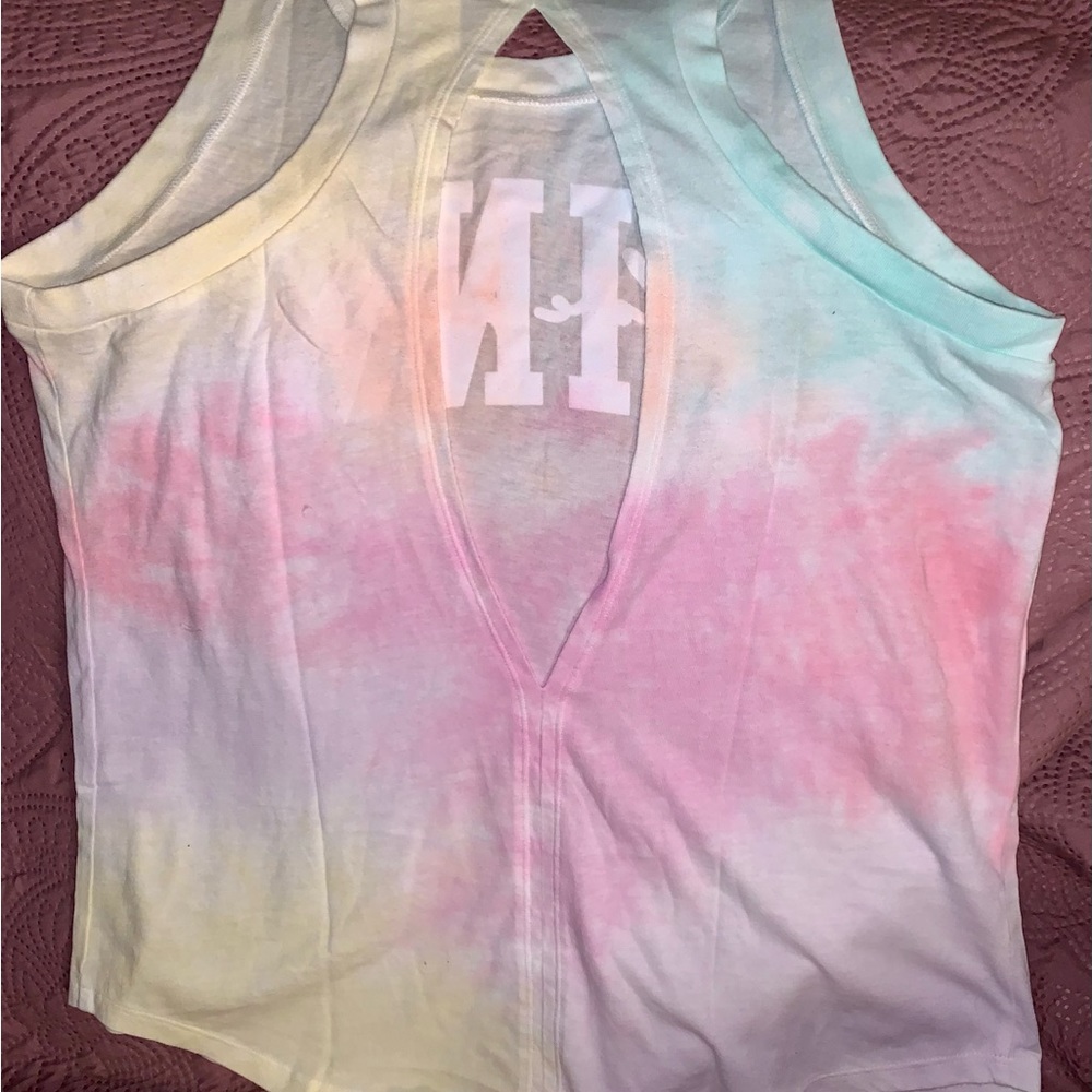 VS Pink Freya Tie Dye 2-Piece SET Tank Top & Matching Tie Dye Boyfriend Shorts - Picture 7 of 8